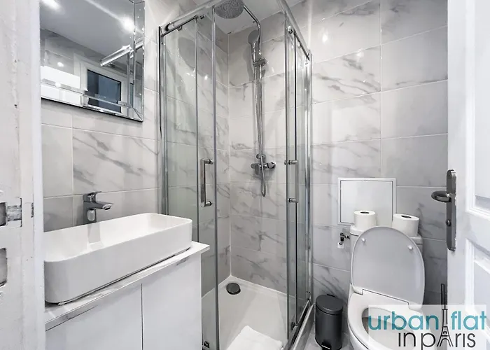 Urban Flat 24 - Charming In Apartment
