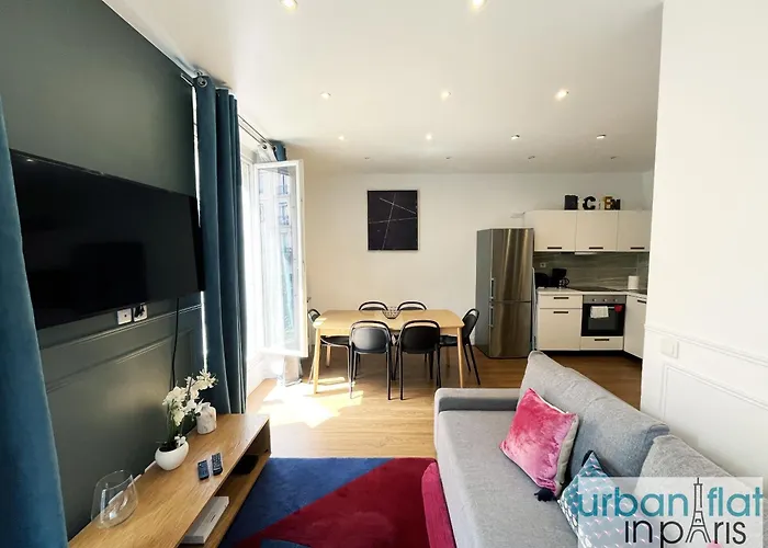 Urban Flat 24 - Charming In Apartment